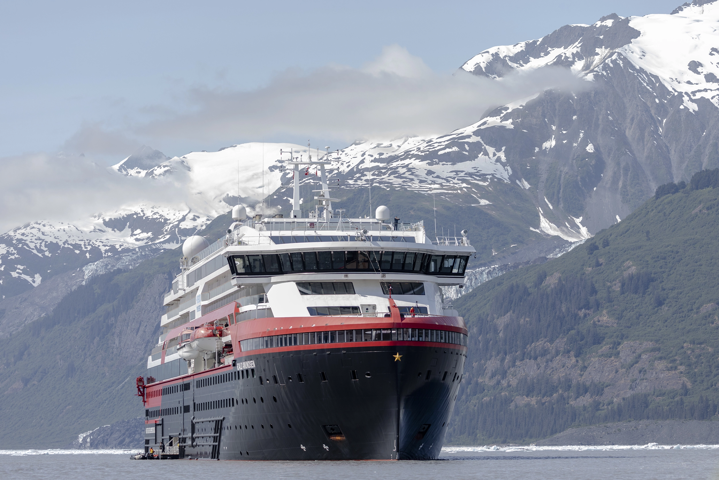 College-Fjord-Alaska-HGR-156033-Photo_Oscar_Farrera copy.webp