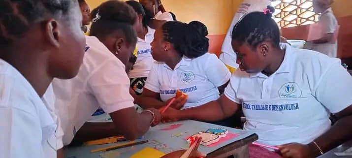 CURSO INTENSIVO DE EDUCADORA DE INFȂNCIA 