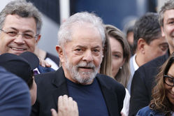 Lula da Silva decide oferecer gás gratuito às famílias pobres