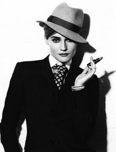 БРЮЧНЫЙ ЖЕНСКИЙ КОСТЮМ И СМОКИНГ..!