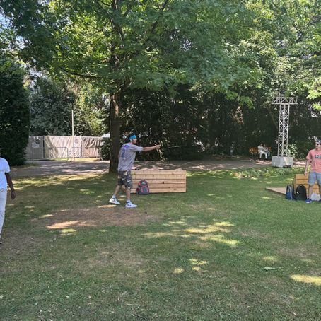 ☀️🌳 Moment frisbee au parc Kinnekswiss ! 🌿💫