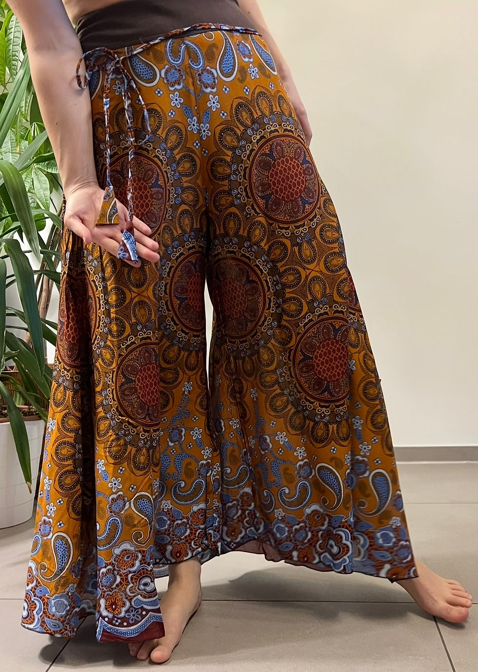 Miniaturbild: Für tanzende Engel - angenehme ,Engelshosen‘ braun