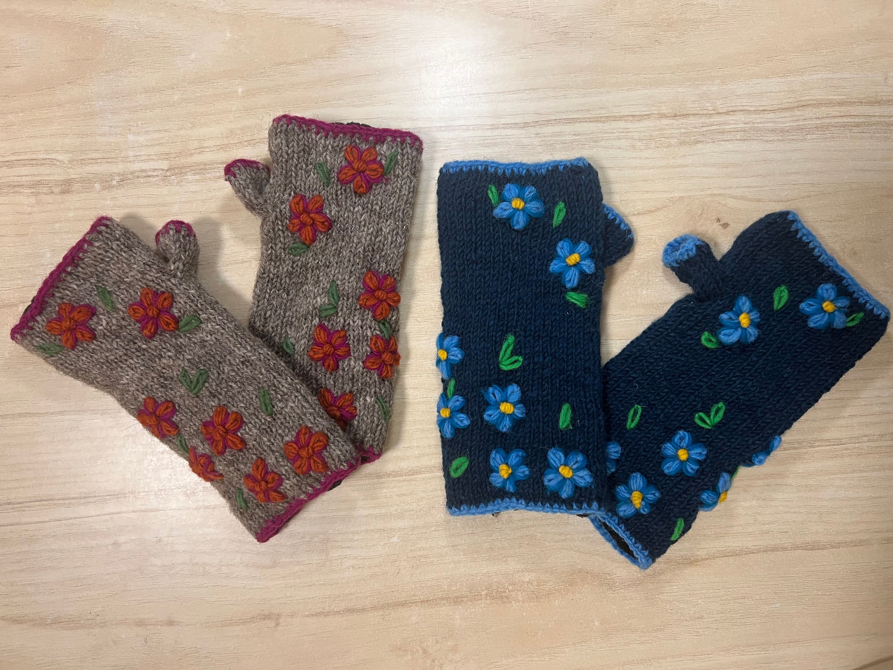 ,Blumenfreude’ Handstulpen für warme Hände