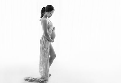 maternity Peta 6 bw.jpg