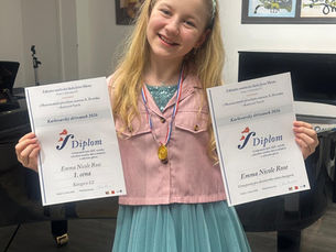 7. 2. 2026 Emma Rose - 1. cena a Cena poroty pro absolutního vítěze kategorie C2 z Celopražského kola XXX. ročníku celostátní soutěže dětí a mládeže v sólovém zpěvu - Karlovarský skřivánek.
