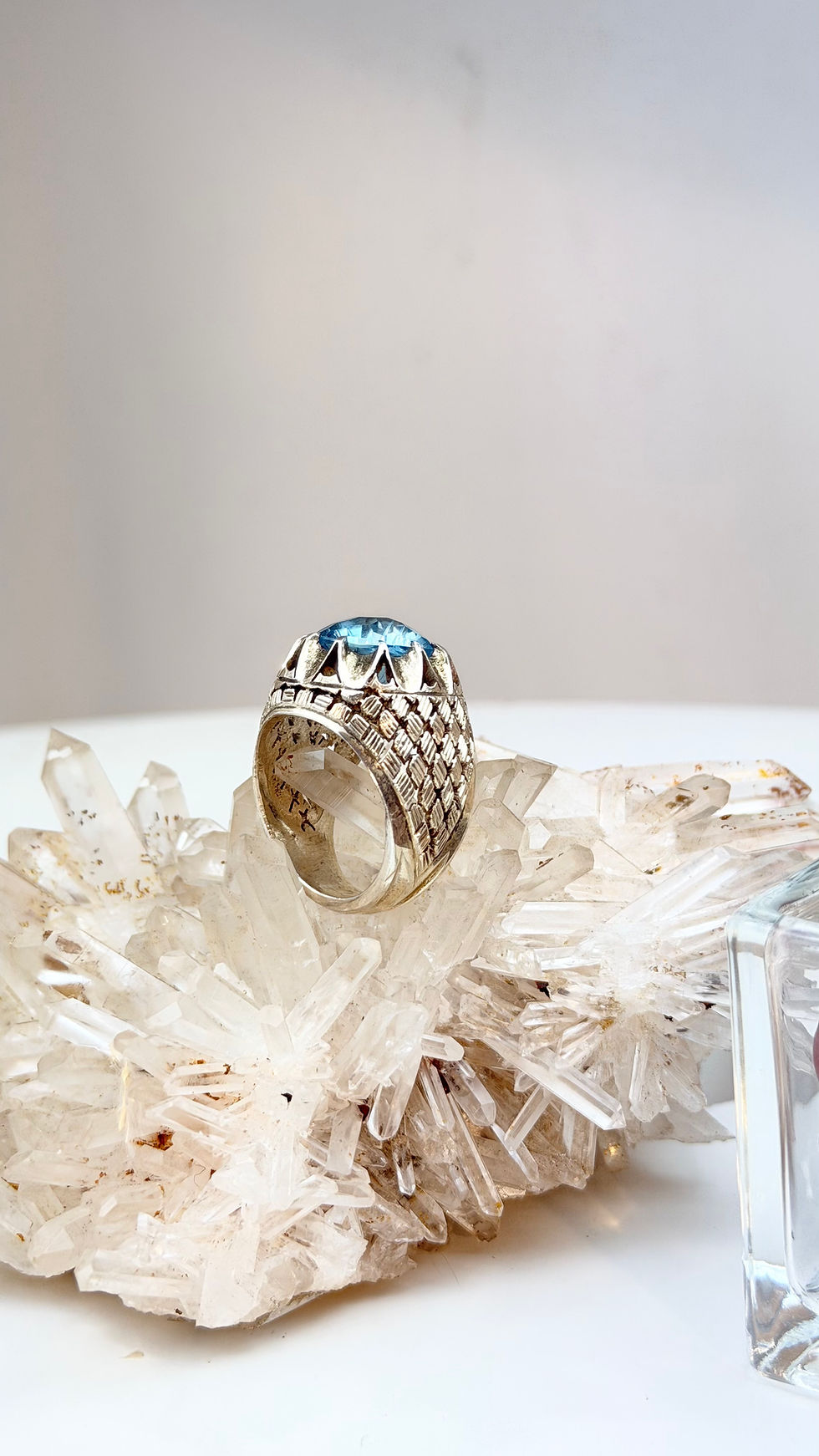 Miniature : Bague afghan en argent et topaze bleue 