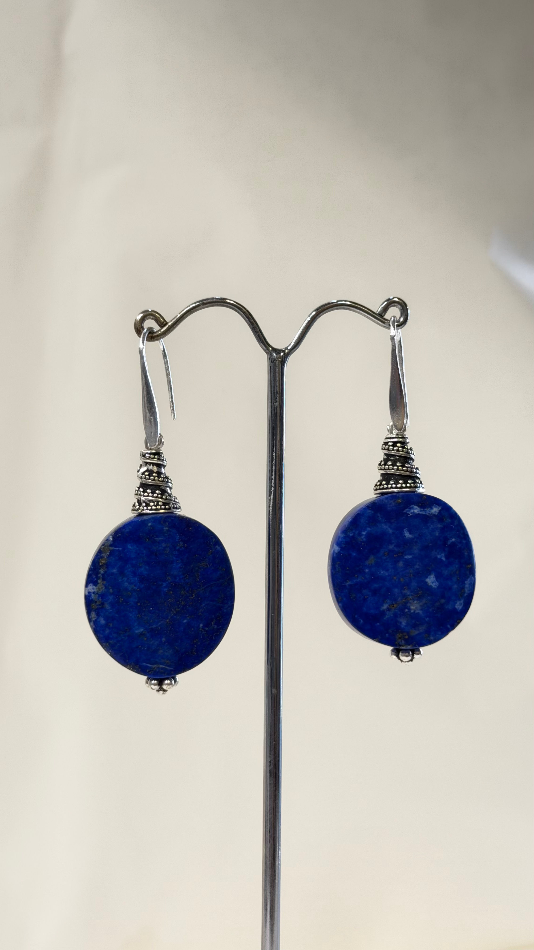 Boucle d’oreille en argent et lapis- lazuli
