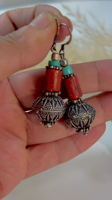 Miniature : Boucles d’oreilles afghane en corail et turquoise 
