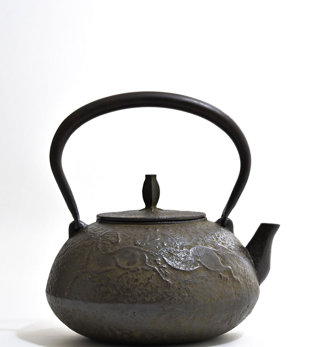 鉄瓶 平丸型 馬 1.1L | 南部鉄器 幸工芸 鉄瓶