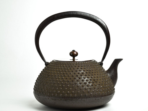 鉄瓶 宝重中霰（唐銅蓋） 2.0L | 南部鉄器 幸工芸 鉄瓶