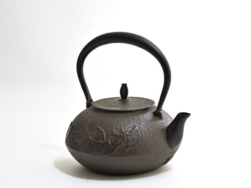 鉄瓶 平丸型 銀杏 1.5L | 南部鉄器 幸工芸 鉄瓶