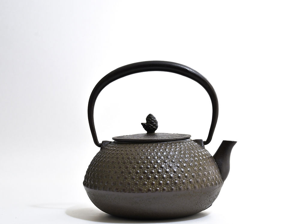 鉄瓶 平丸型 亀甲霰 1.2L | 南部鉄器 幸工芸 鉄瓶