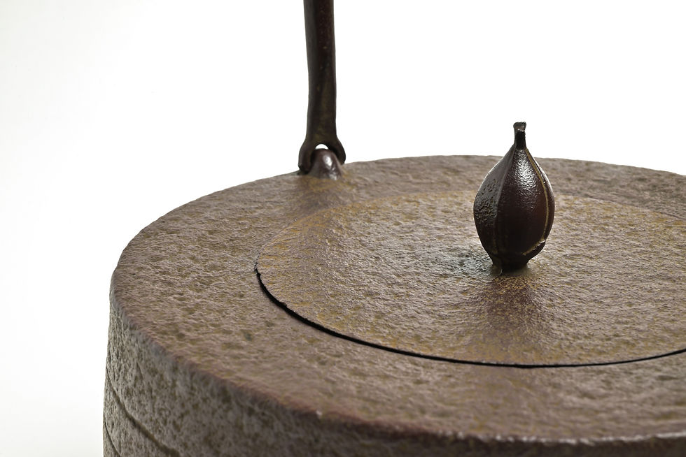 サムネイル： 鉄瓶　平寸胴肌 　1.5L