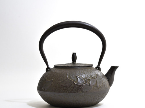 鉄瓶 平丸型 銀杏 1.5L | 南部鉄器 幸工芸 鉄瓶