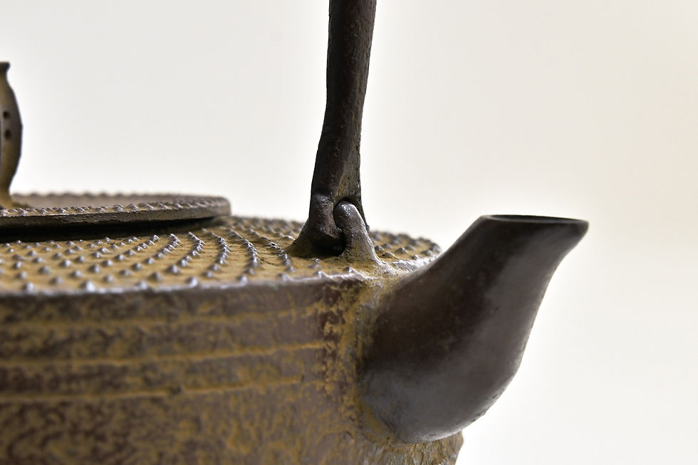 サムネイル： 鉄瓶　肩平霰　 1.0L