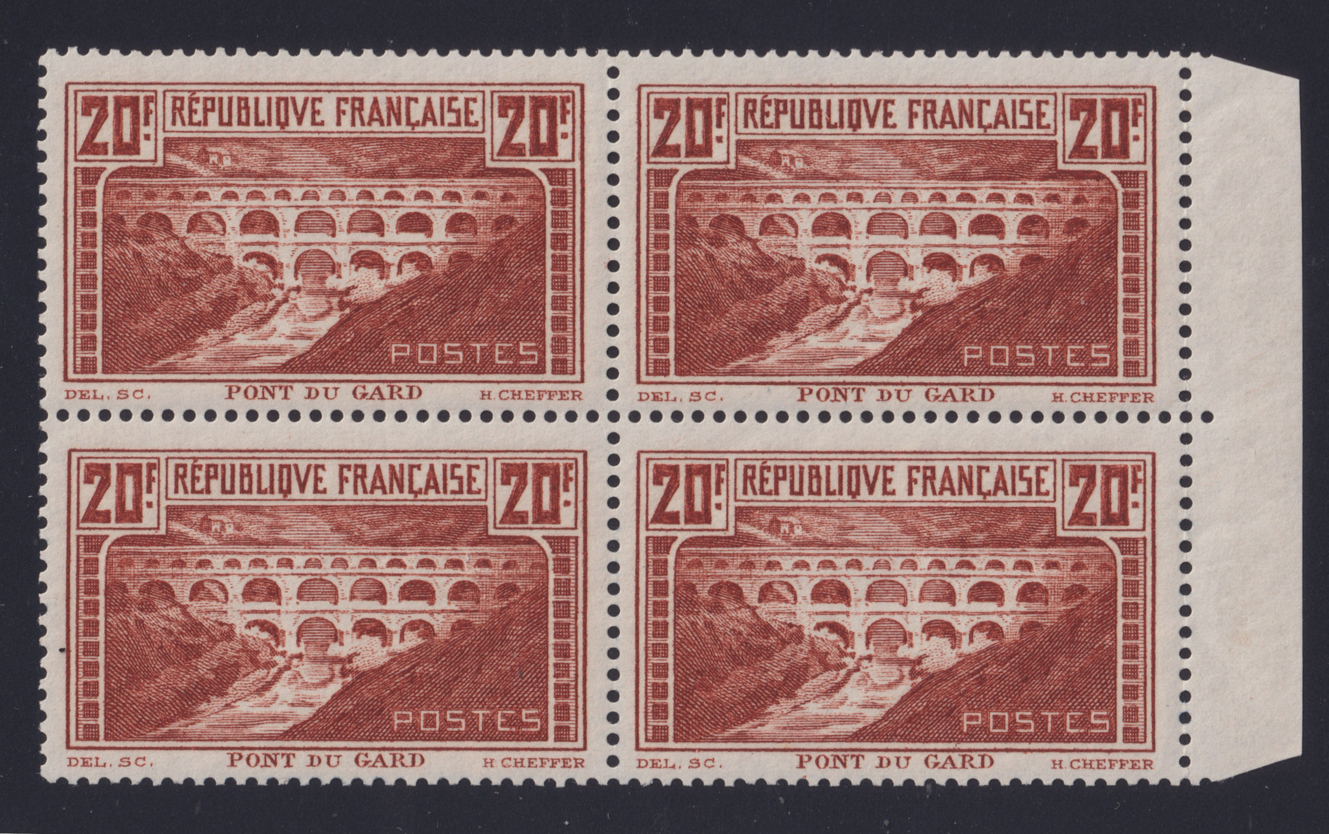 Lot 1041 - n°262A Pont du Gard type I en bloc de 4 + bof neuf** SUP - Signé