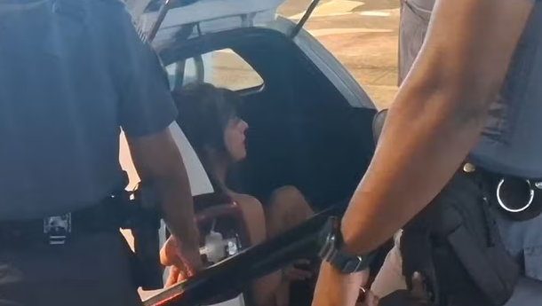 Ex-panicat é detida pela 3ª vez em 9 meses, em Campinas — Foto: Reprodução EPTV