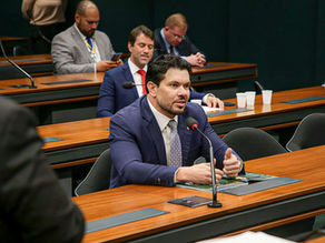 Projeto de Acácio Favacho que isenta tarifa de luz em áreas comuns de conjuntos habitacionais avança na Câmara