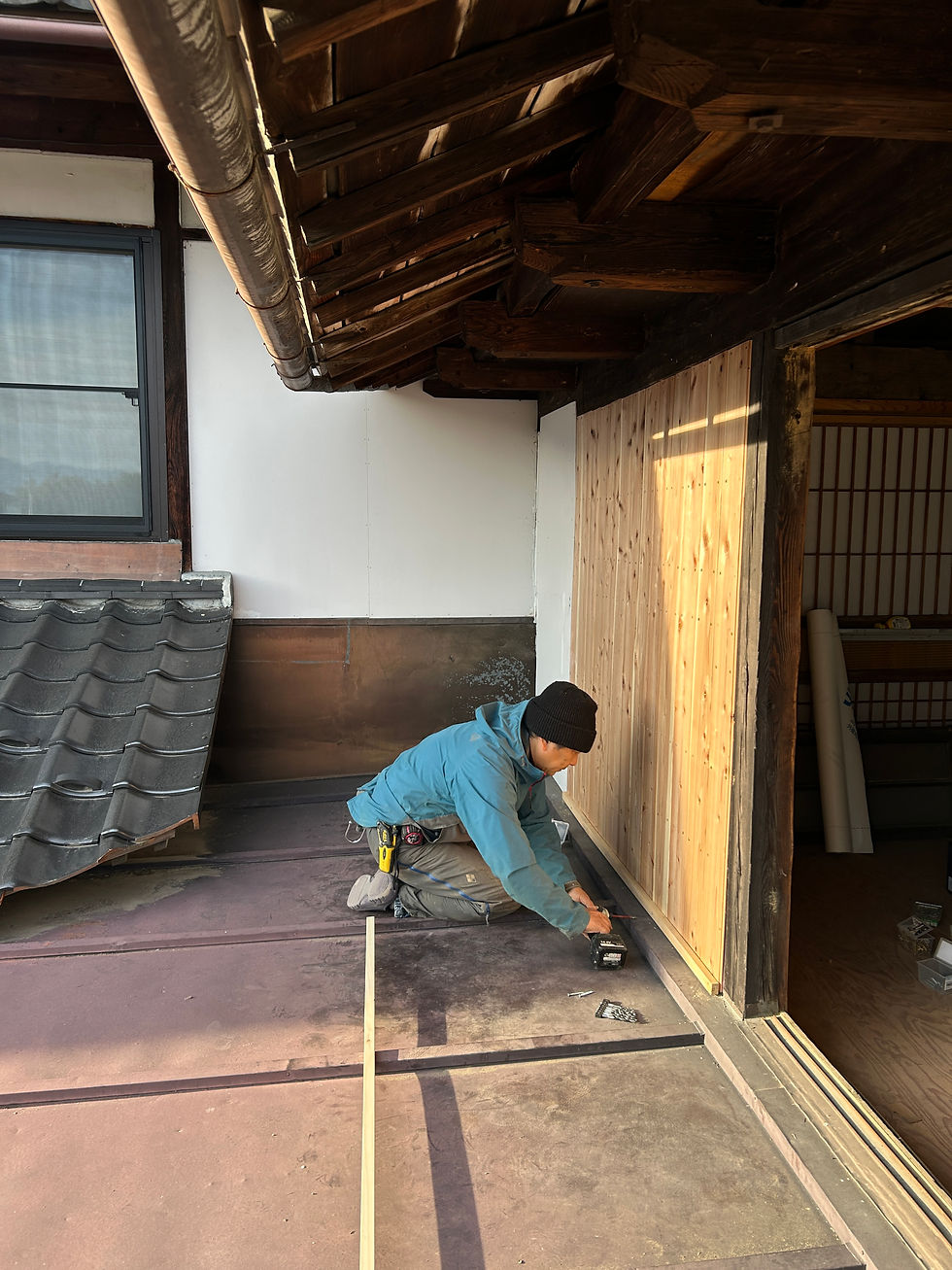 窓枠に限界が来たので壁に。