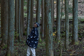 「長いものには巻かれない」「無いものは自分たちで作る」という精神性を現代的に解釈したコラボレーション。