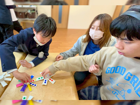 【福山市の福祉現場で行われた放課後等デイサービスの活動記録】福山市の福祉現場から｜うきわく放課後等デイサービスで紙コップコマ作りを楽しみました