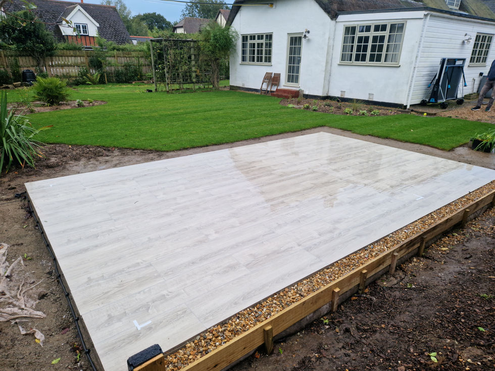 Outdoor porcelain patio.