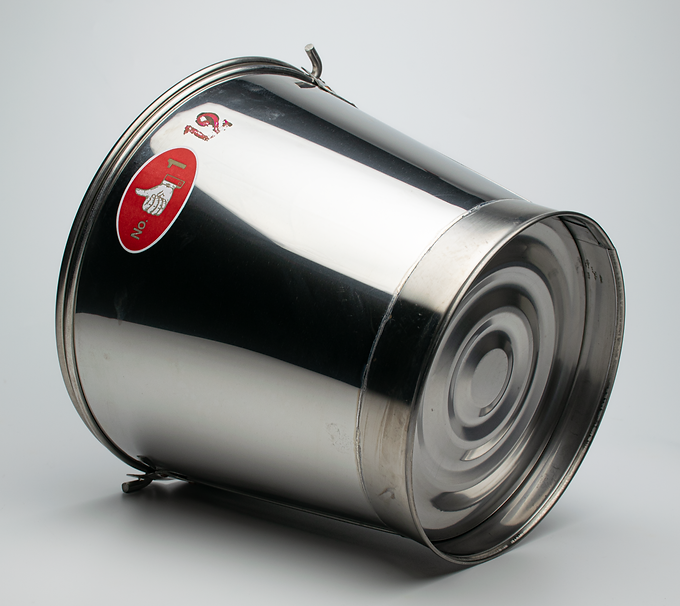 ถังสแตนเลสเกรด304ตรามือเบอร์12ขนาด8.3ลิตร