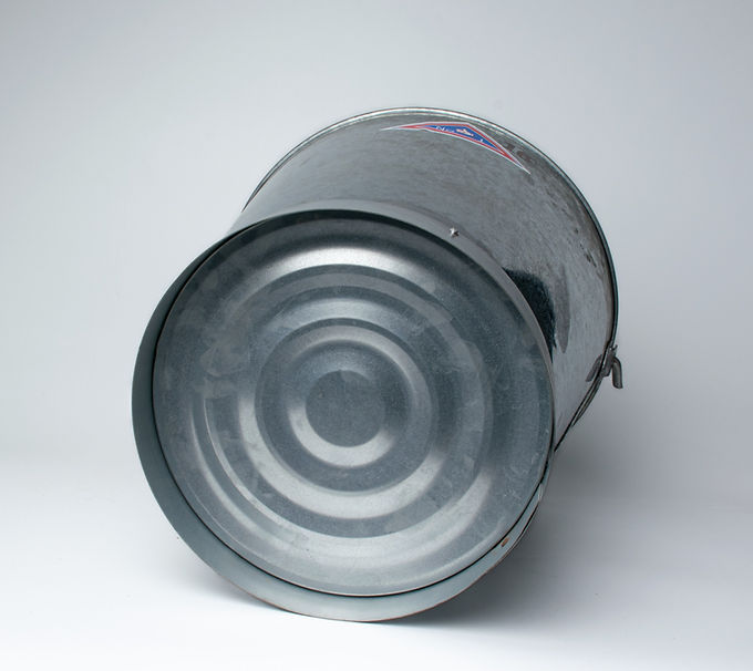 ถังสังกะสีตรามือเบอร์16ขนาด16.5ลิตร