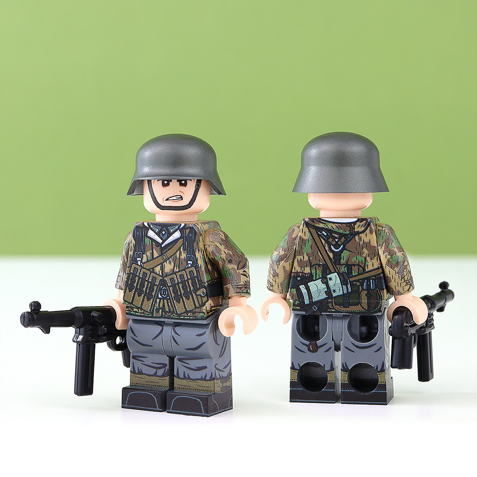 Thumbnail: WW2 German in Splinter Camo Jacket (Mp40)
