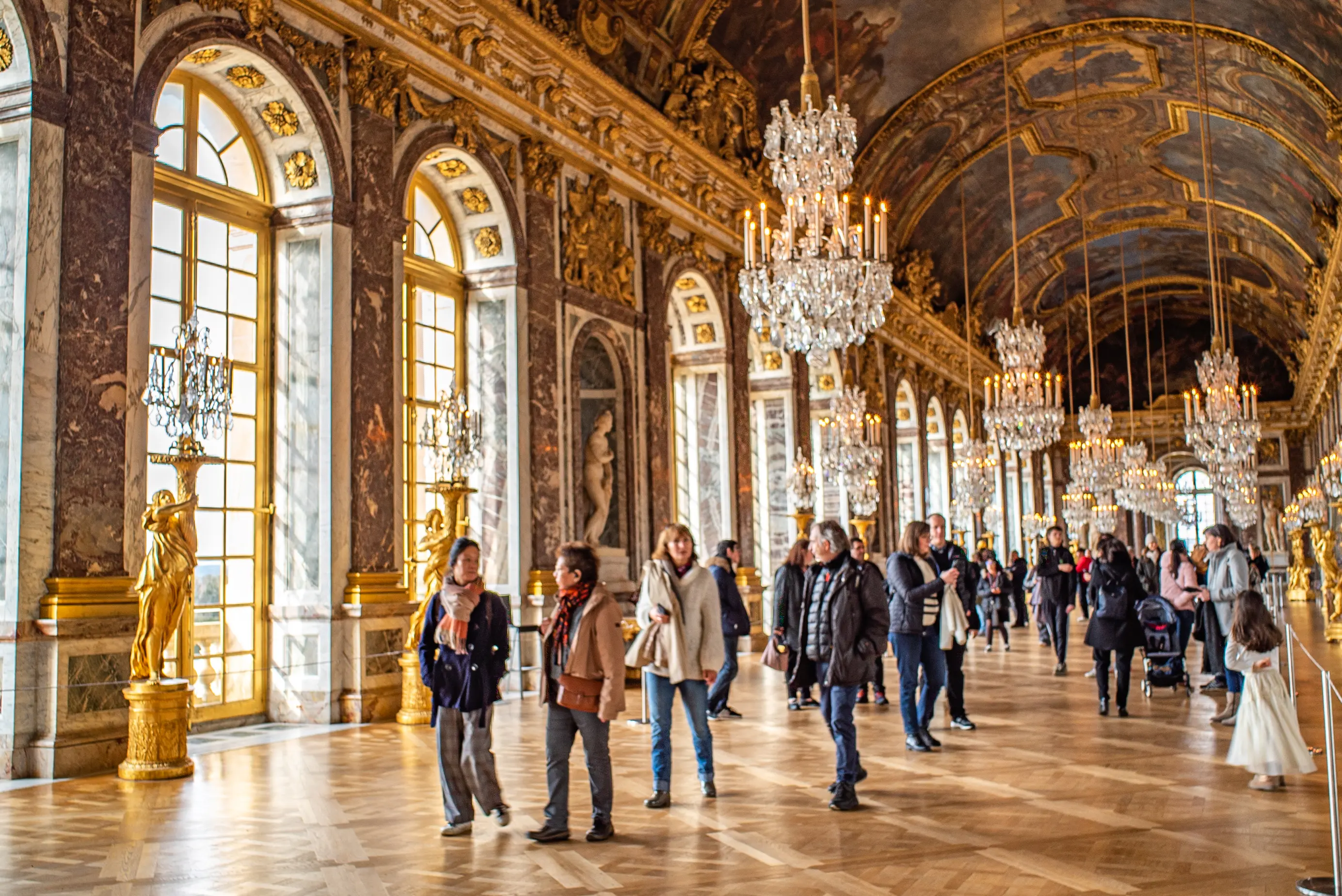 Versailles: The Rise and Fall of a Royal Empire