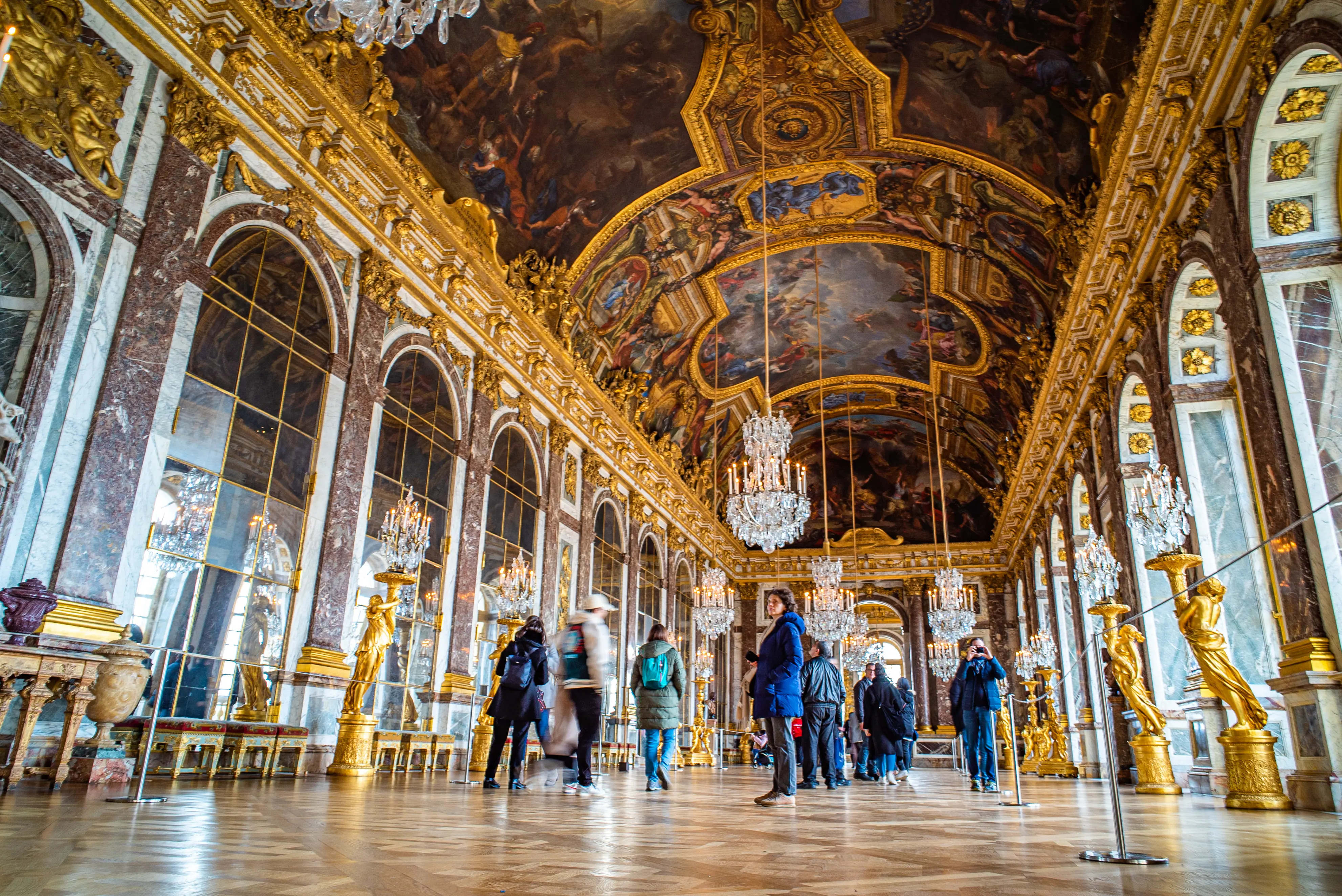 Hall of mirrors - luxury tailored made experience