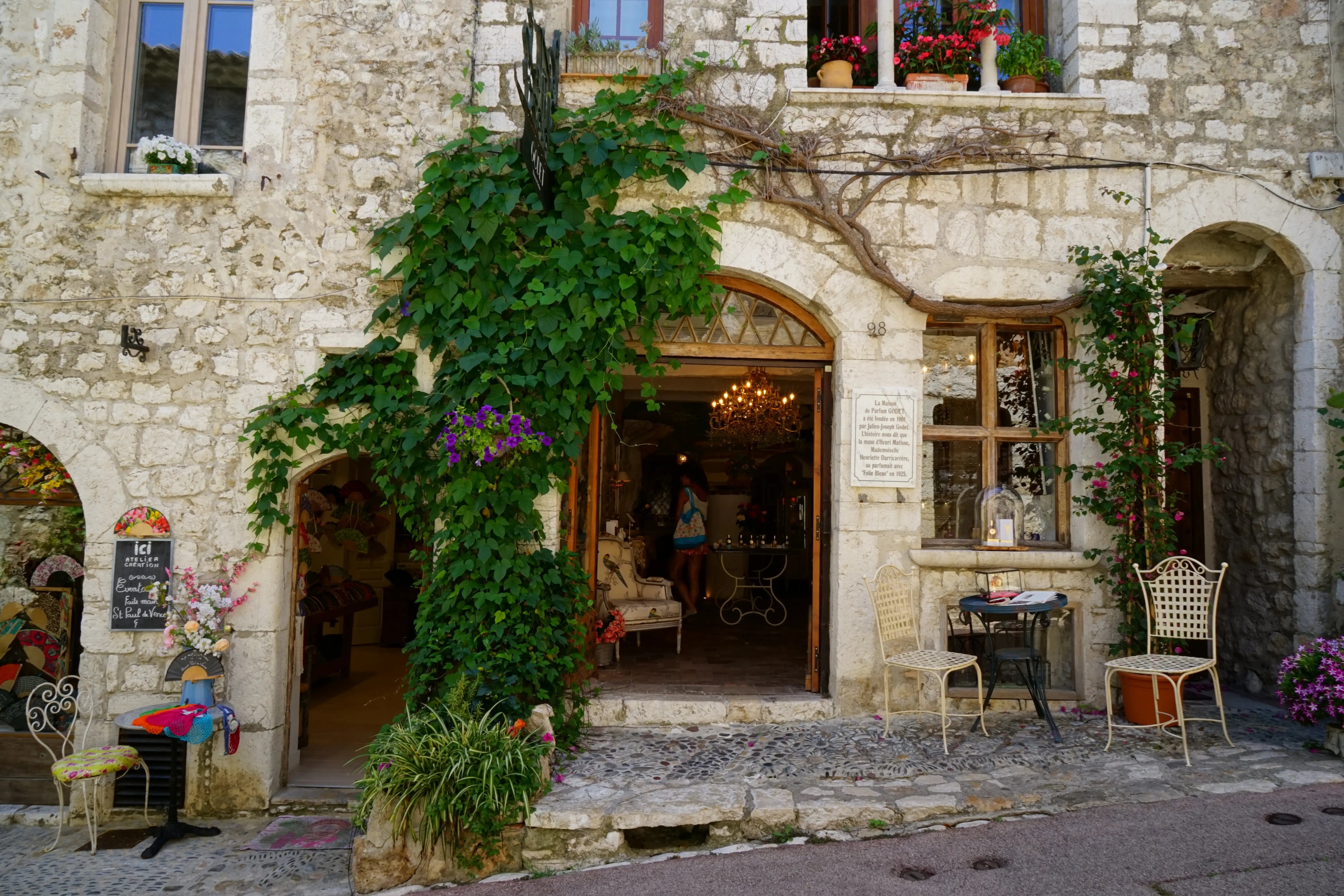 Immerse Yourself in the Magic of Saint-Paul-de-Vence: Book Your Tour Now