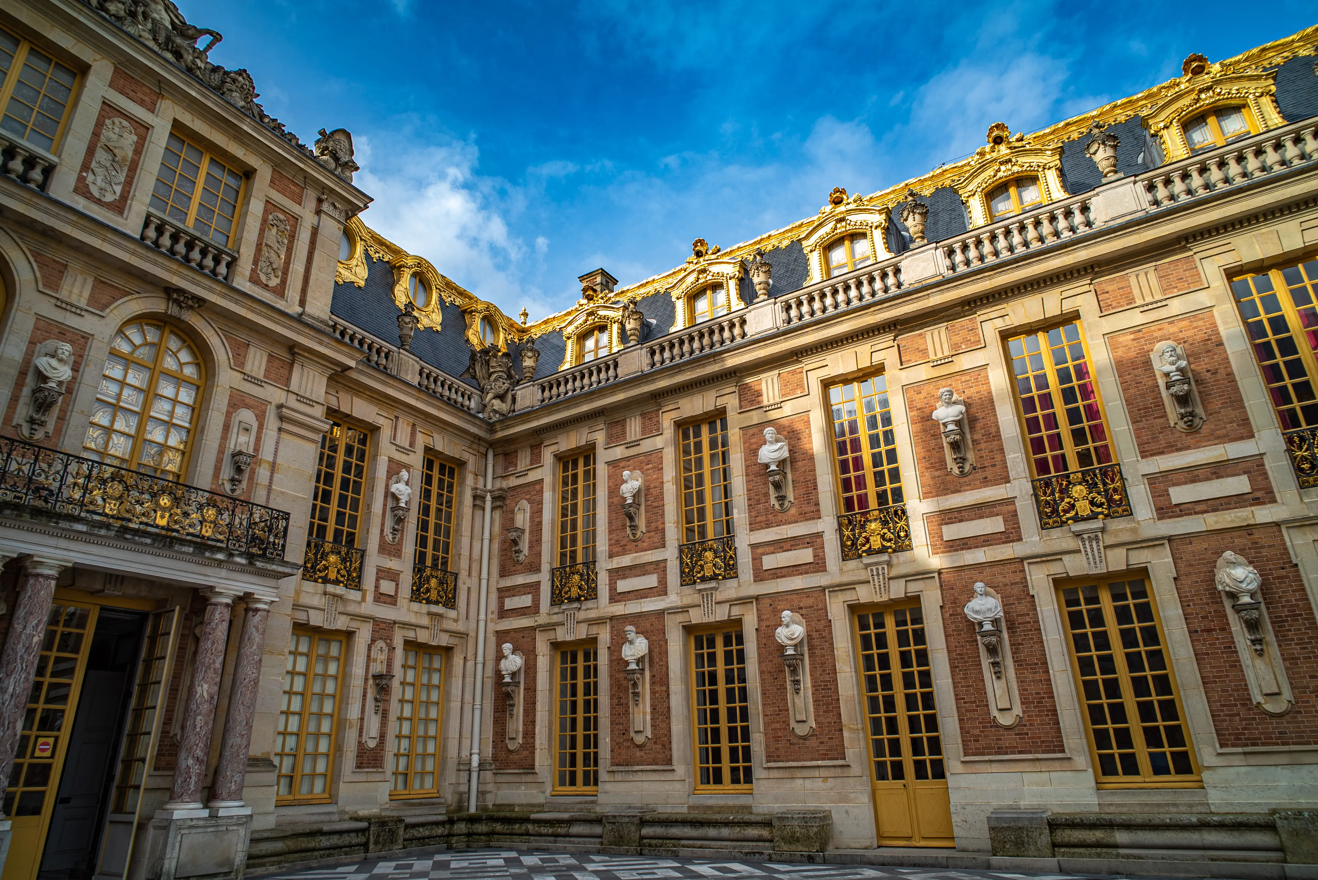 French revolution Tailored Experience: Unravel the Mysteries of Versailles