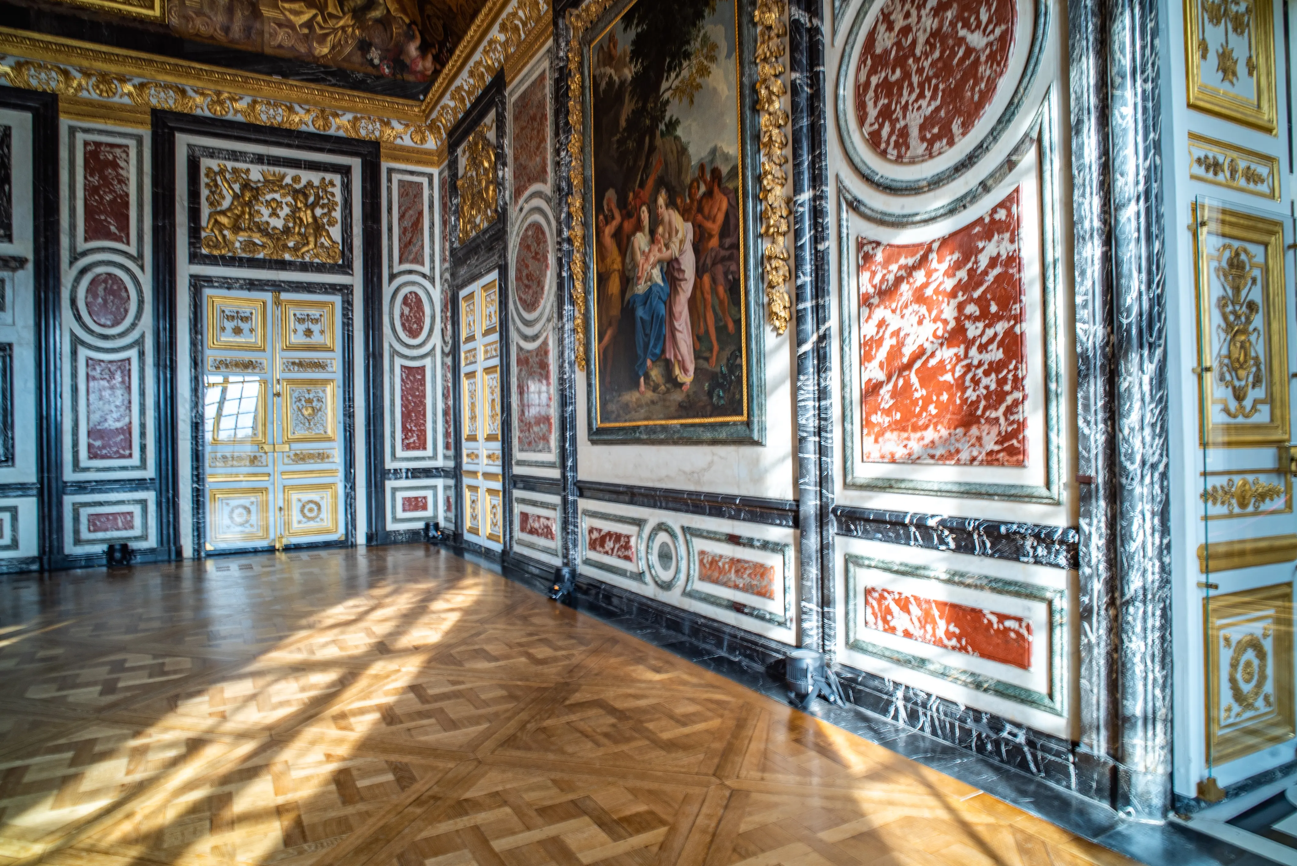 Curated Tour: Strolling Through the Splendors of Versailles Gardens