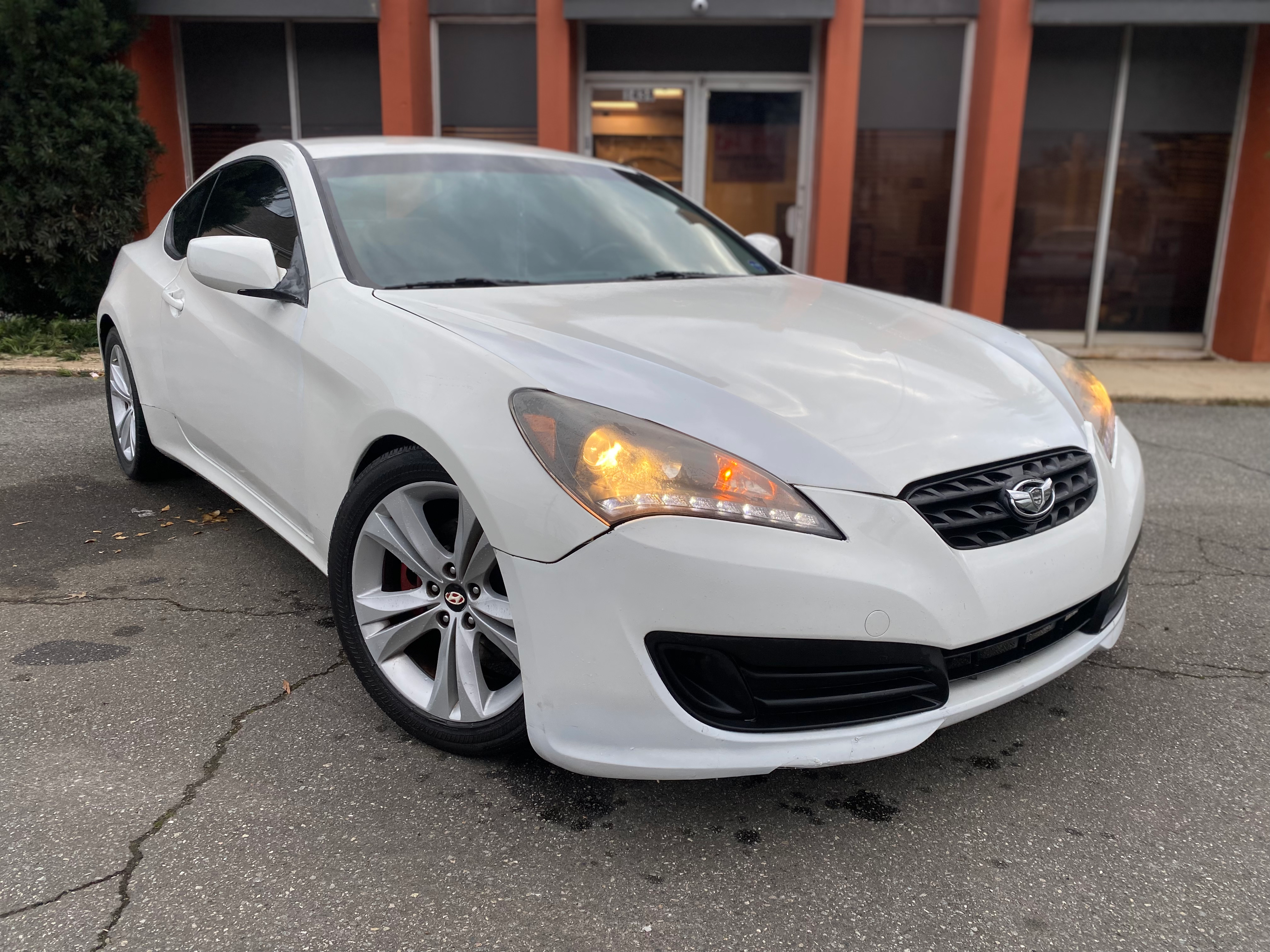 2010 Hyundai Genesis Coupe 2.0T 5-Speed A/T's photo