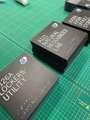 Custom Logo's