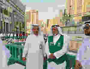 سعادة الأستاذ ساعد الصواط مدير مركز التنمية يتفقد أعمال الجمعية في ساحات المسجد الحرام