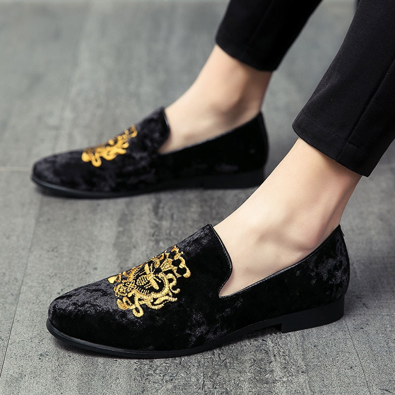 Thumbnail: 2022 Wedding Dress Shoes Casual Men Loafers New Big Size Lazy Peas shoes Embroi