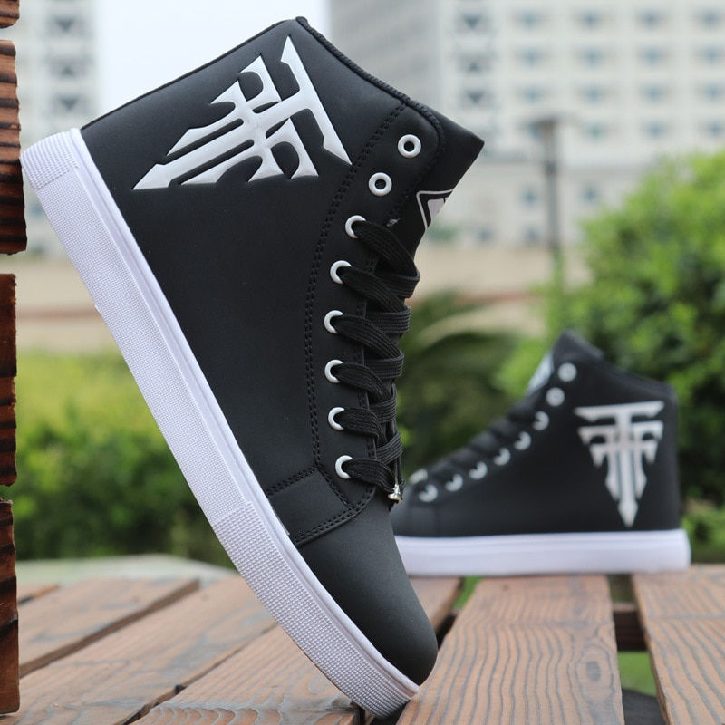 Indexkép: White Sneakers Man Vulcanized Sneakers Male Comfortable High Top Shoes Men Autu