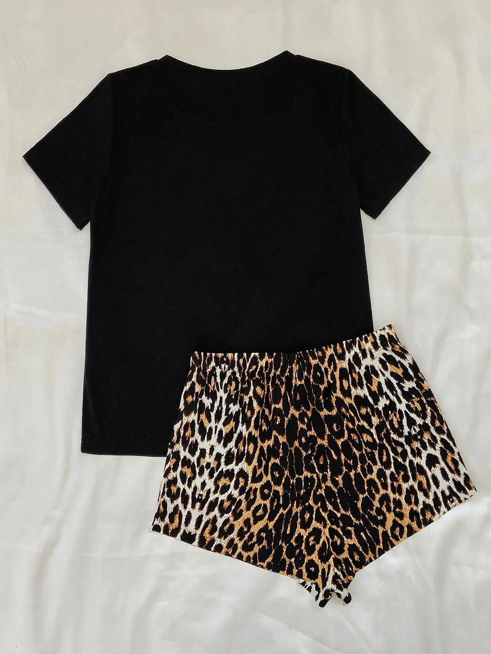 Thumbnail: Women's Leopard Pajamas Set Short Sleeves Lip Print Top & Shorts 2 Piece Sleepw