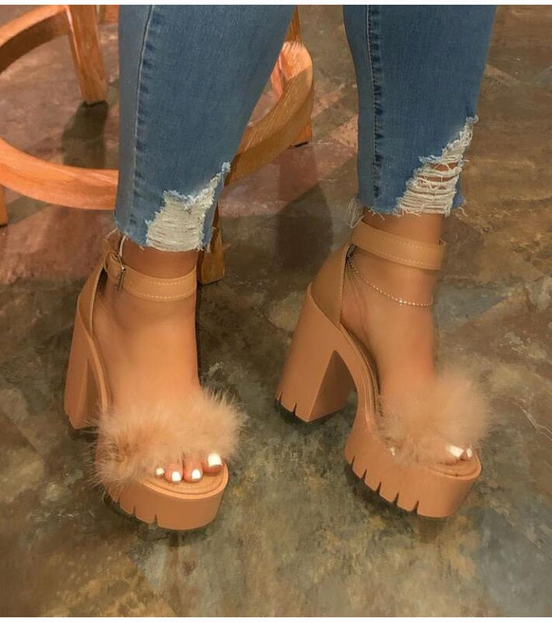 Indexkép: 2022 Summer Woman Furry Sandals High Heels with Fur Female Platform Pump
