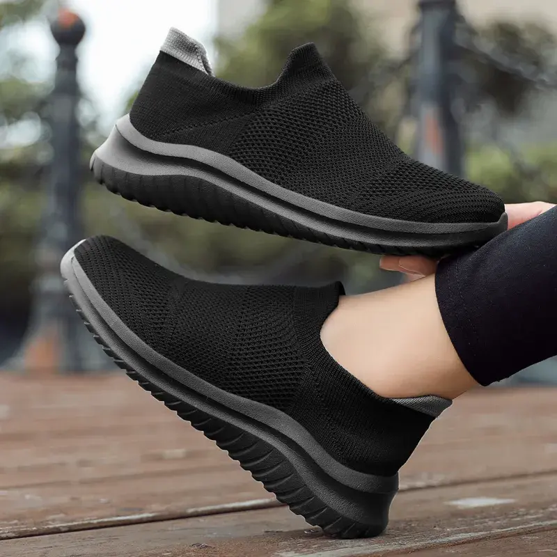 Ultra Light Couple Fashion Flying Weaving Shoes Women's Casual Sneakers