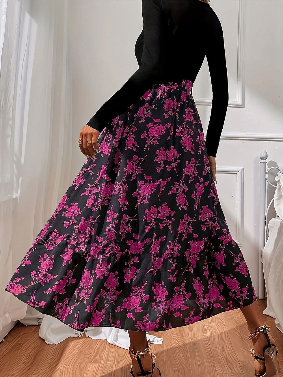 Thumbnail: Women's V-neck Flounce Floral Dress