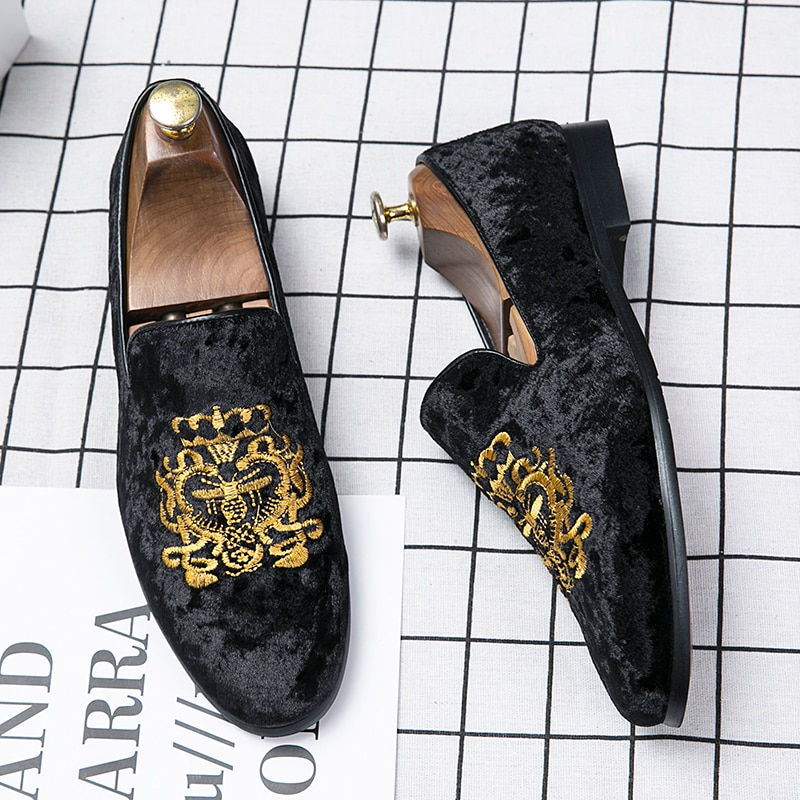 الصورة المصغرة: 2022 Wedding Dress Shoes Casual Men Loafers New Big Size Lazy Peas shoes Embroi
