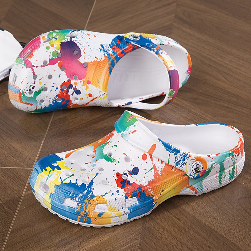 2023 Women's Colorful Printed Garden Hole Shoes