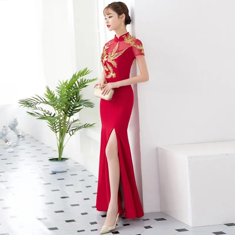 Thumbnail: Red traditional Chinese style Bride wedding Dresses Embroidery cheongsam gown r