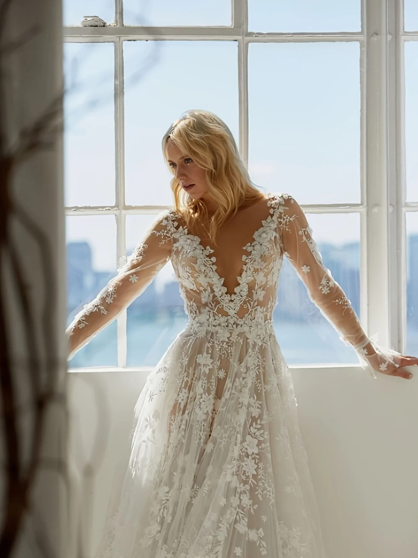 Sexy Bride Robe Lace White Backless Wedding Evening Dress Elegant Low Cut Deep