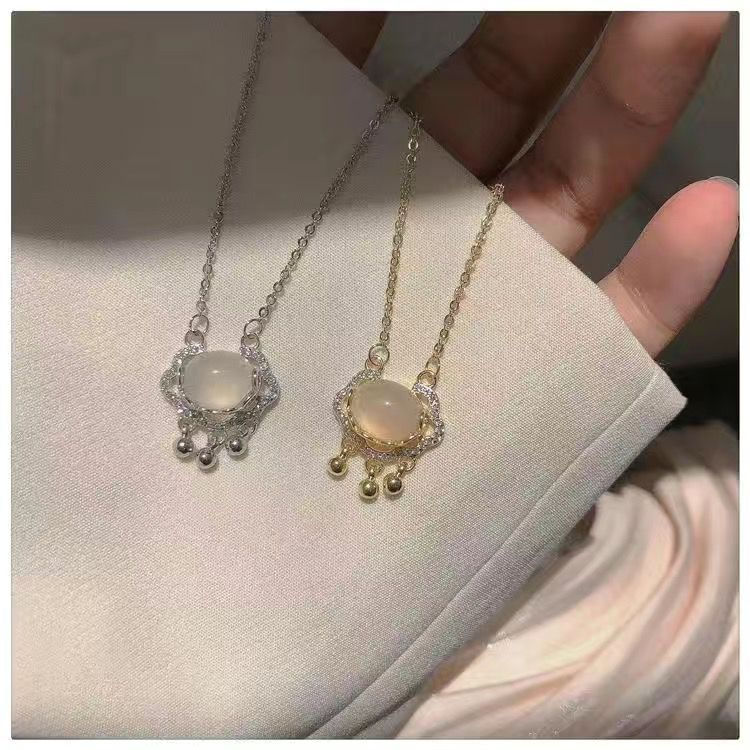Thumbnail: Cloud Lock Necklace Advanced Light Luxury Minority Chinese Design