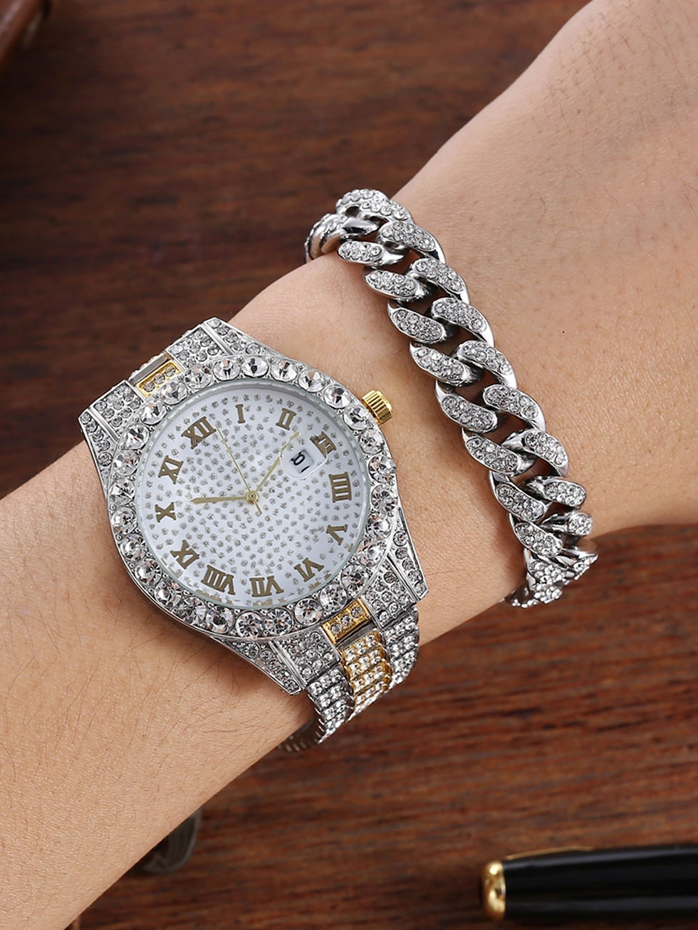 Sličica: Diamond Men Women Watches Gold Watch Ladies Wrist Watch Luxury Rhinestone Unise