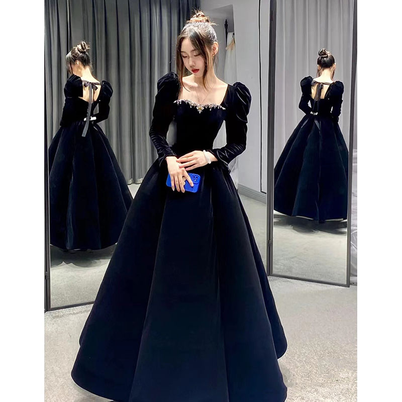 Thumbnail: Atmospheric Red Long-sleeved Senior Evening Dress Woman
